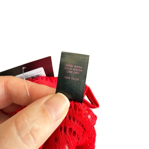 Frederick's of Hollywood Bodysuit MEDIUM Red Lace Kerry One Sleeve Cut-Out NWT - Picture 7 of 9